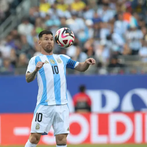 lionel-messi-titular-ante-guatemala-segun-periodista-de-argentina-junio-2024-scaled-1.webp ,