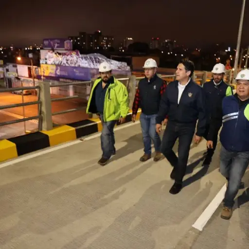 paso-desnivel-zona-12-emisoras-unidas.webp ,