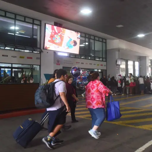 Pasajeros-opinan-sobre-anuncio-del-presidente-Bernardo-Arevalo-scaled-1.webp ,