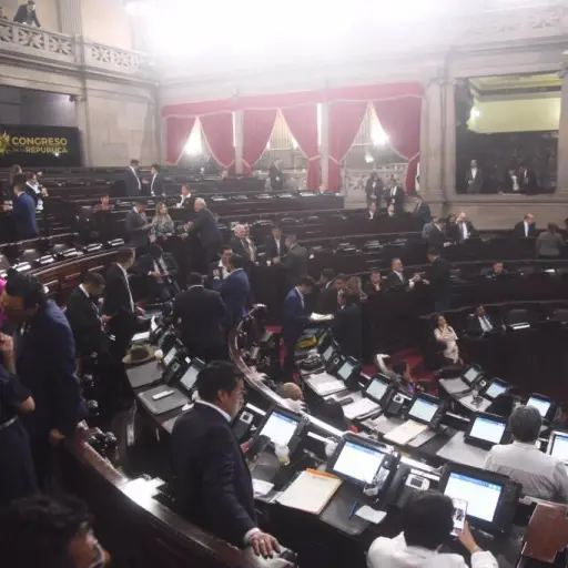 congreso-iniciativa-presupuesto-emisoras-unidas-1.webp ,