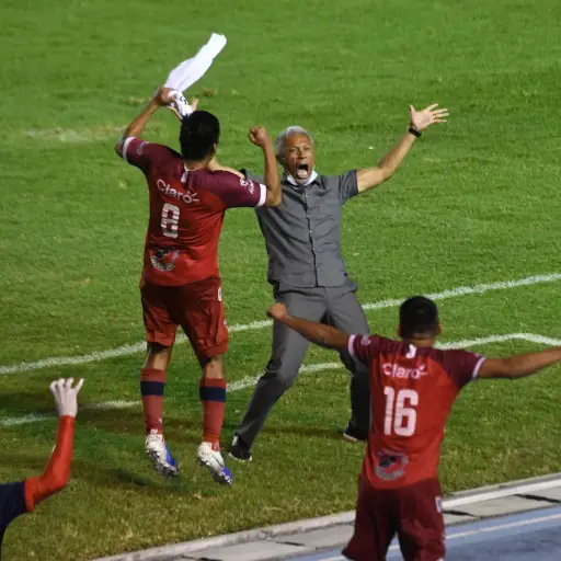 roberto-hernadez-nuevo-tecnico-de-deportivo-malacateco-junio-2024.webp ,