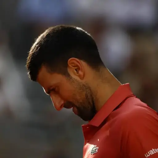 novak-djokovic-lesionado-roland-garros.webp ,