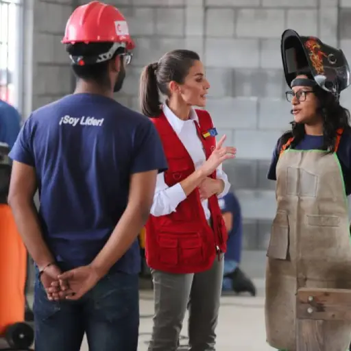 reina-letizia-espana-escuela-taller-emisoras-unidas-1.webp ,