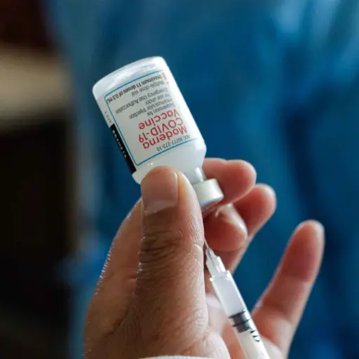 vacunas-moderna-covid-emisoras-unidas.jpg ,