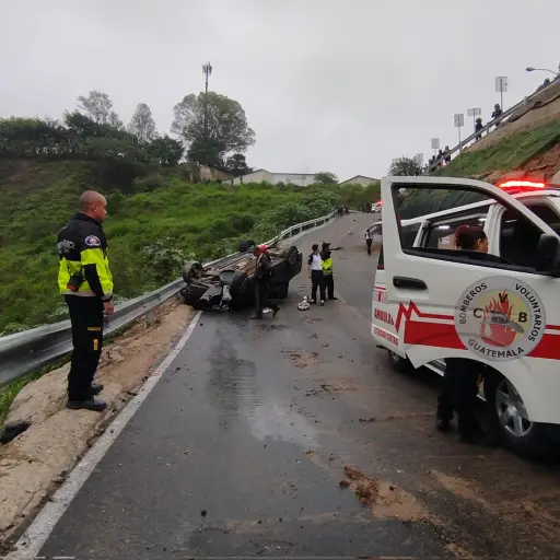 Accidente-en-calzada-la-Paz-zona-5.jpeg ,
