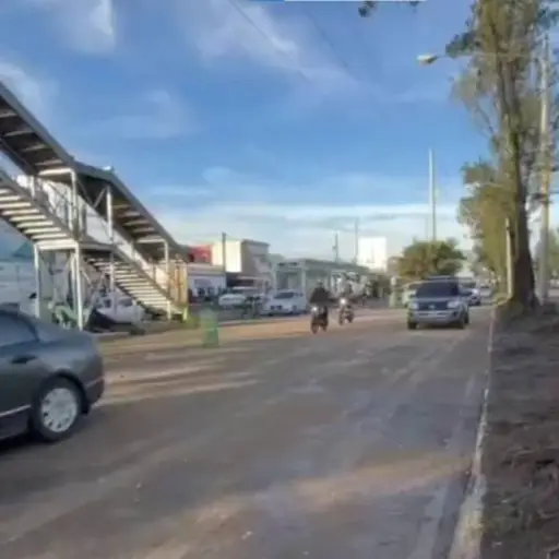 paso-habilitado-periferico-accidente-trailer-emisoras-unidas.webp ,