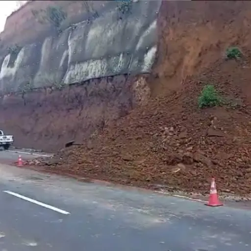 derrumbe-libramiento-chimaltenango-emisoras-unidas.webp ,