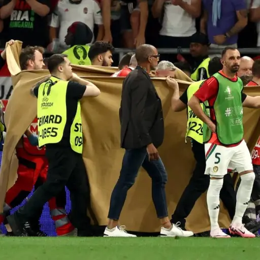 uefa-atencion-medica-futbolista-hungaro.webp ,