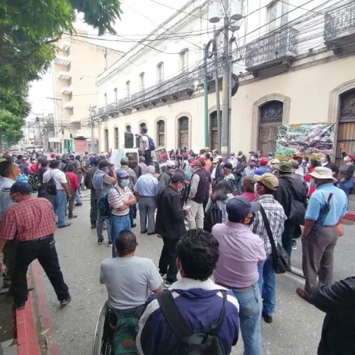 veteranos-militares-manifestacion-bloqueos-emisoras-unidas.webp ,