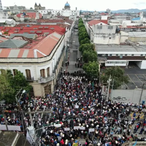 manifestacion-veteranos-militares-emisoras-unidas.webp ,