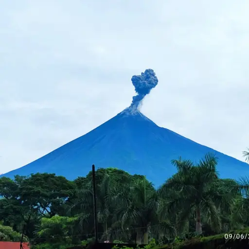 Volcan-de-Fuego-en-plena-actividad-Foto-Conred.jpg ,