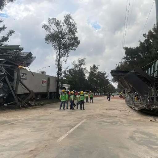 Adios-a-la-pasarela-del-periferico-y-5a.-avenida-de-la-zona-7.jpeg ,