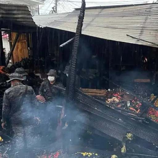 incendio-locales-mercado-puerto-san-jose-emisoras-unidas.webp ,