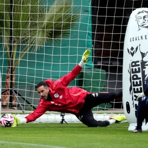 claudio-bravo-declaraciones-previo-peru-chile-copa-america-2024-junio-2024-1.webp ,