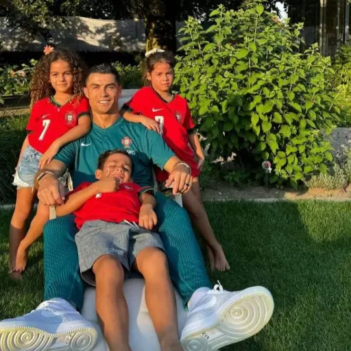 familia-cristiano-ronaldo.webp ,