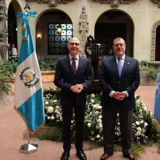 presidente-bernardo-arevalo-reunion-alto-comisionado-emisoras-unidas.webp ,