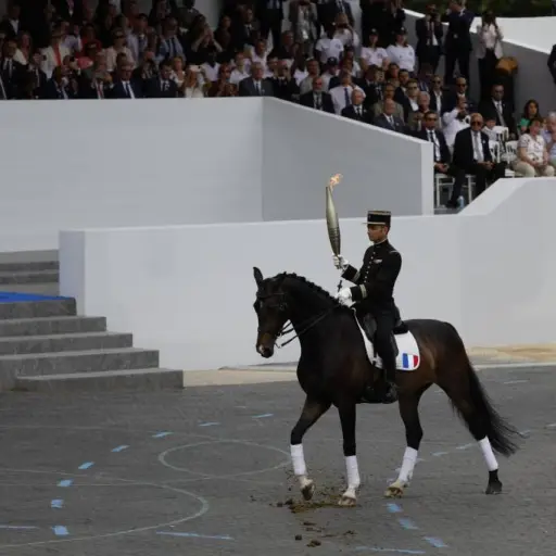 llama-olimpica-paris-2024.webp ,