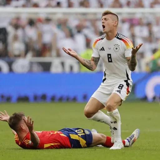 toni-kroos-disculpas-publicas-pedri-1.webp ,