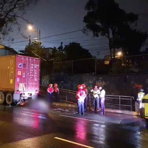 PubMotorista-fallecido-en-accidente-de-transito-foto-Bomberos-Municipales-002.jpeg ,