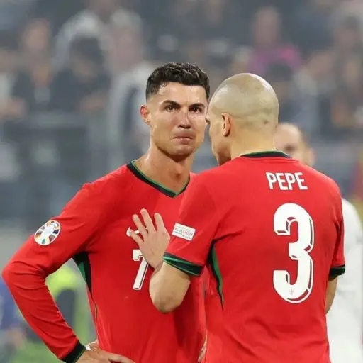 cristiano-ronaldo-falla-penalti-portugal-eslovenia-julio-2024-3.webp ,