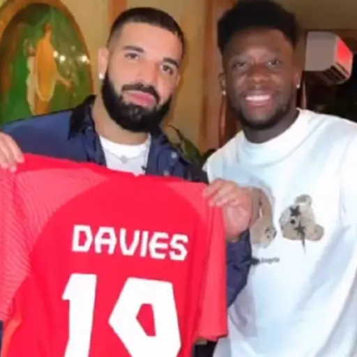 alphonso-davies-drake.webp ,