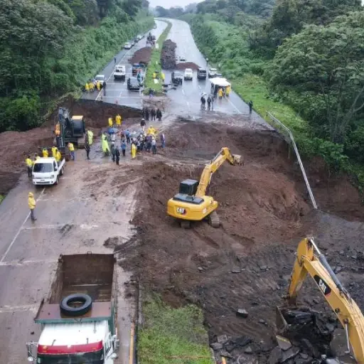 trabajos-autopista-palin-escuintla-hundimiento-emisoras-unidas.webp ,