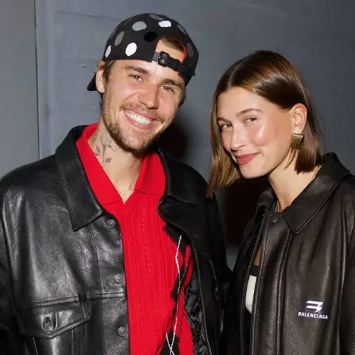 Hailey-Bieber-Justin.webp ,