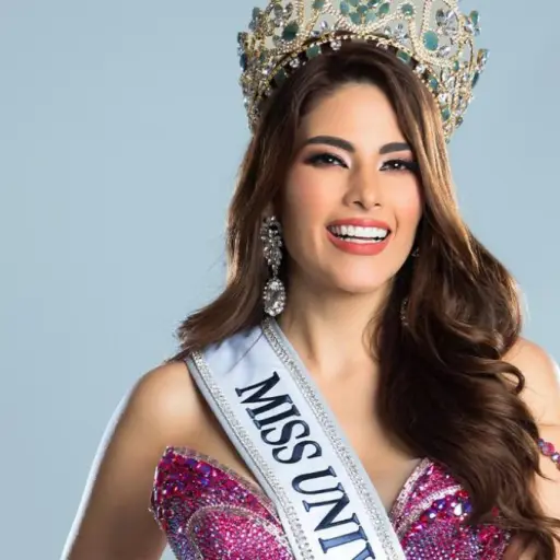 Andrea-Radford-emisoras-unidas-julio-2024-1.webp ,