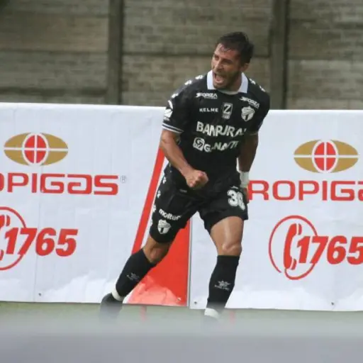 celebracion-wilson-pineda-comunicaciones-1.webp ,