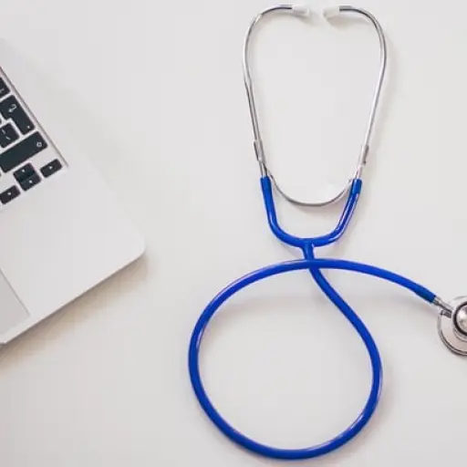 oms-guia-para-uso-etico-de-inteligencia-artificial-en-salud-emisoras-unidas.jpg ,