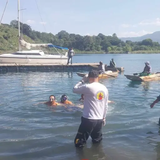 Los-Bomberos-Voluntarios-hicieron-el-rescate-con-ayuda-de-vecinos-version-web.jpeg ,