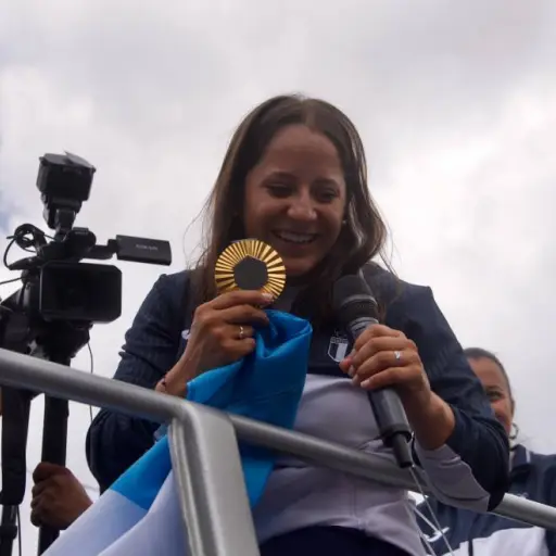 adriana-ruano-oro-paris-2024-1.webp ,