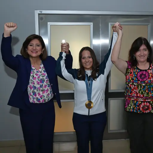 adriana-ruano-karin-herrera-portada-scaled-1.jpg ,