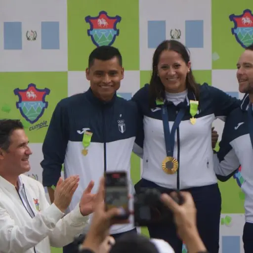 medallistas-ricardo-quinonez.webp ,