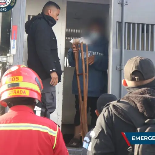 Camion-de-presidios-se-accidenta.webp ,