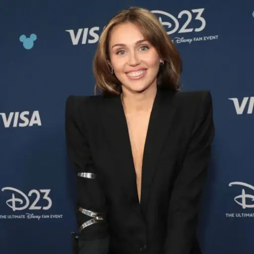 Miley-Cyrus.webp ,