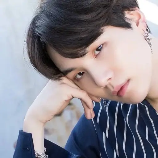 Suga-BTS.webp ,