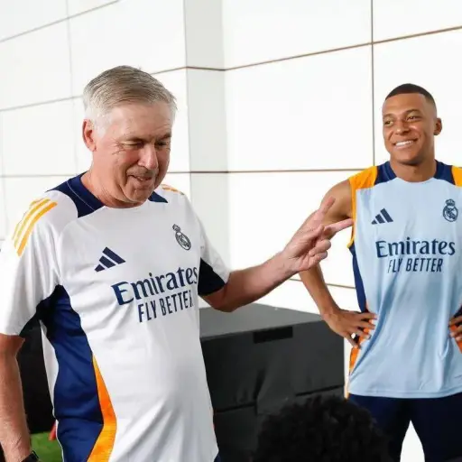 ancelotti-mbappe.webp ,