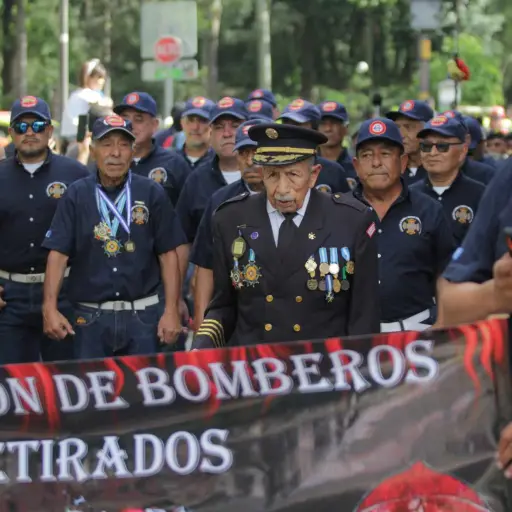 Bomberos-Minicipales-desfilan-por-su-69-aniversario.jpg ,