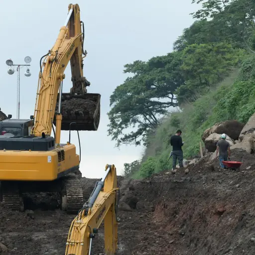Maquinaria-pesada-trabaja-en-ruta-Palin-Escuintla.jpg ,
