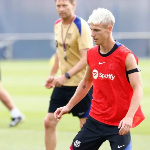 El FC Barcelona trabaja a contrarreloj para inscribir a Dani Olmo - EFE