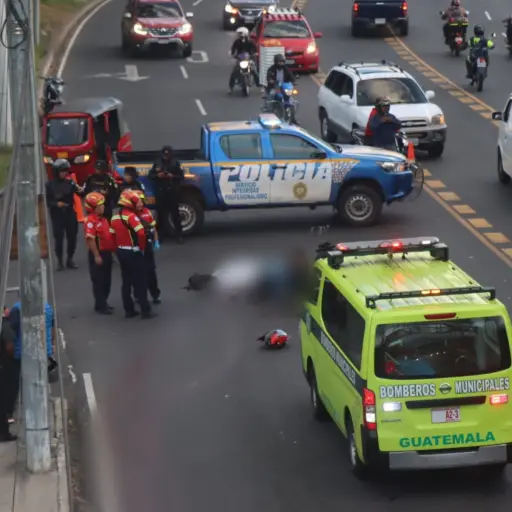 El-lamentable-accidente-del-motorista-en-Avenida-Hincapie-causo-el-cierre-parcial-de-la-via.-.jpeg ,