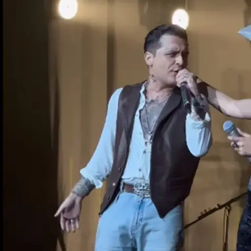 christian-nodal-y-angela-aguilar-2.webp ,