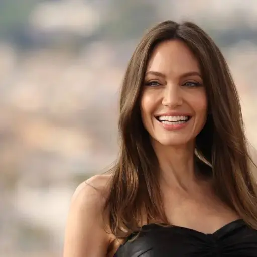 Angelina-Jolie-1.webp ,