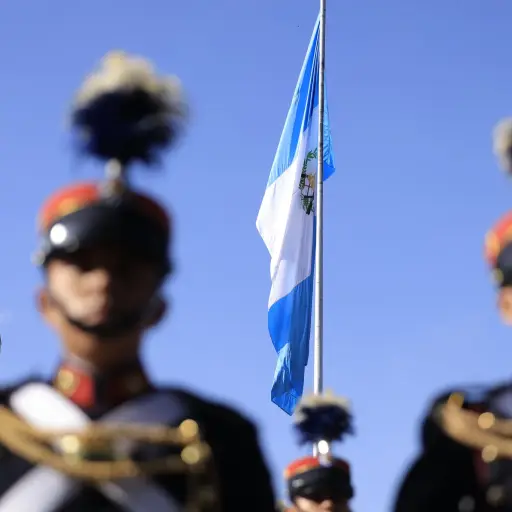 Arriada-de-la-Bandera-Nacional-en-el-Palacio-Nacional-de-la-Cultura-foto-ejercito.jpg ,