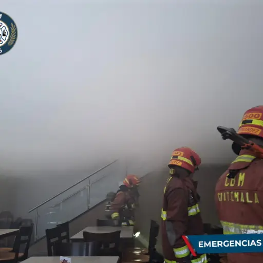 incendio-restaurante-zona-15-emisoras-unidas.jpg ,