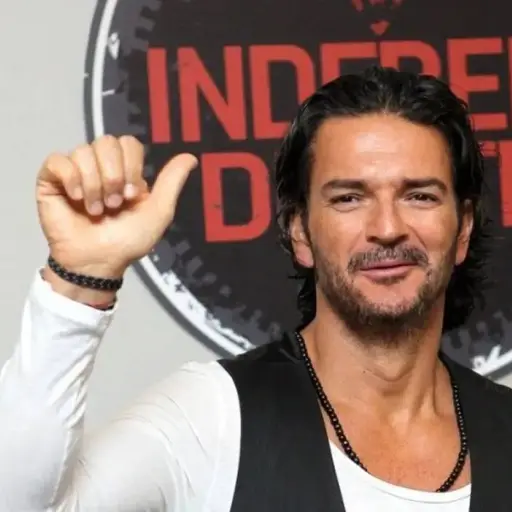 ricardo-arjona-emisoras-unidas-1-1024x701-1.webp ,