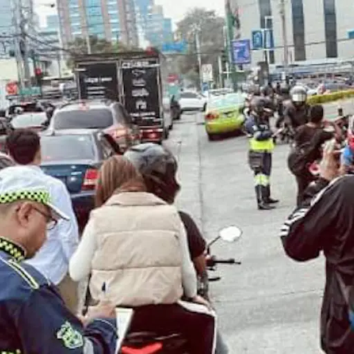 motoristas-multas-circular-banquetas-emisoras-unidas.jpg ,