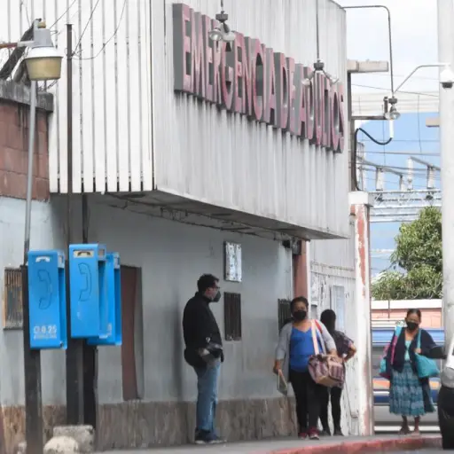 medicos-hospital-san-juan-de-dios-en-conferencia-por-crisis-por-pandemia-covid-19-coronavirus-guatemala-medidas-restricciones-publinews-emisoras-unidas-omar-solis-16.jpeg ,