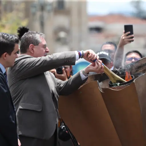 ceremonia-encendido-fuego-patrio-gobierno-arevalo-emisoras-unidas101.jpg ,